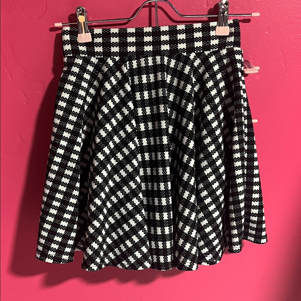 Chic Black and White Plaid Mini Skirt